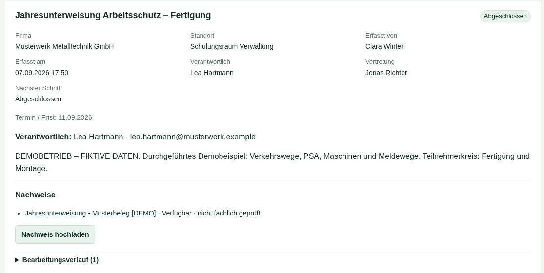 Detailansicht einer fiktiven abgeschlossenen Jahresunterweisung mit Verantwortlichkeit und verkn&uuml;pftem Musterbeleg.