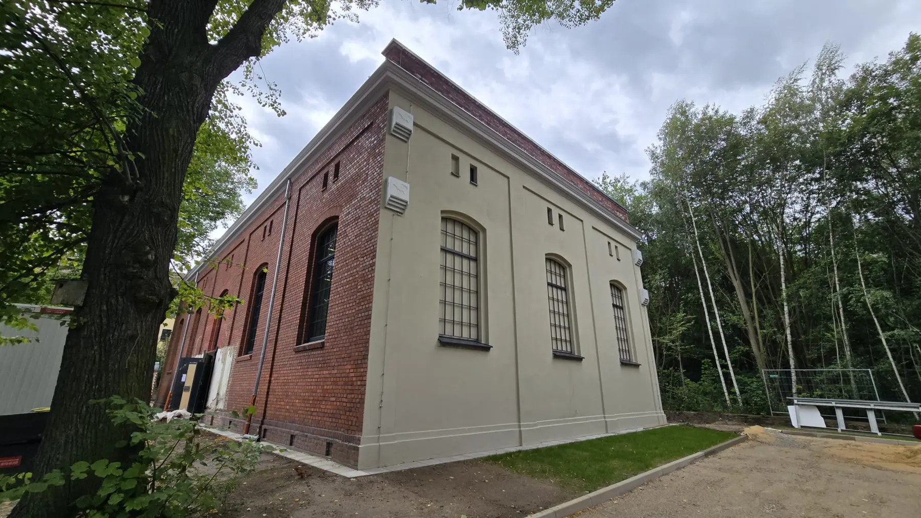 Turnhalle Cottbuser Straße in Görlitz während der Sanierung